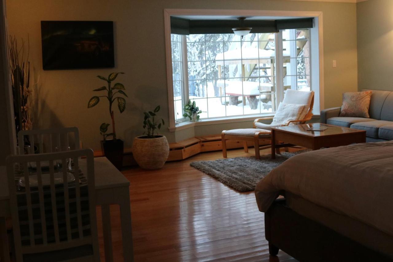 Great Slave Lakeside Bed & Breakfast Yellowknife Εξωτερικό φωτογραφία